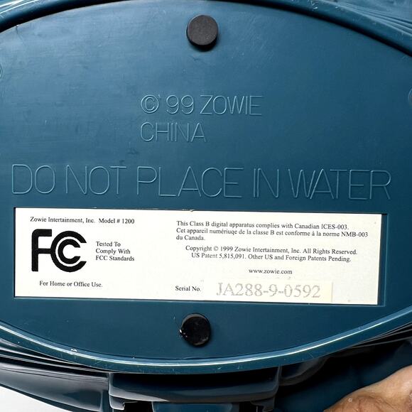 Vintage 1999 Zowie Power #1200 Red beard’s Pirate Ship Quest PC boat 4 Figures - Picture 3 of 7